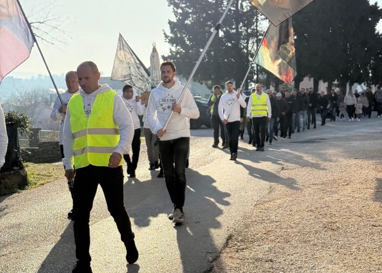 Molitveni hod “od crkve do crkve” u Ljubuškom: Marijini ratnici svjedočili vjeru