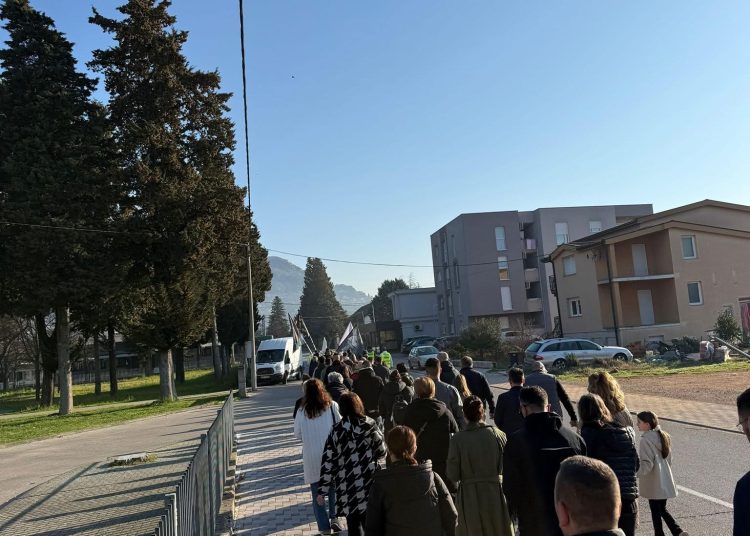 Molitveni hod “od crkve do crkve” u Ljubuškom: Marijini ratnici svjedočili vjeru