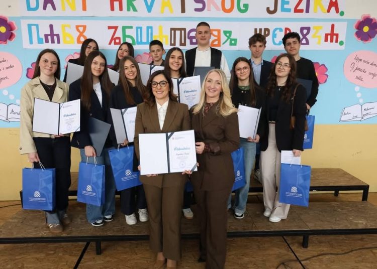 Mladi u Širokom Brijegu slavili hrvatski jezik kroz riječ i stih stvaratelja i recitatora