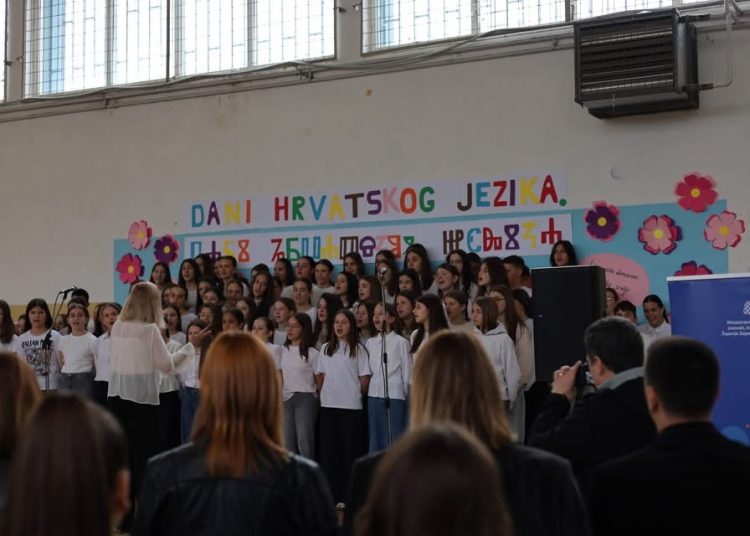 Mladi u Širokom Brijegu slavili hrvatski jezik kroz riječ i stih stvaratelja i recitatora
