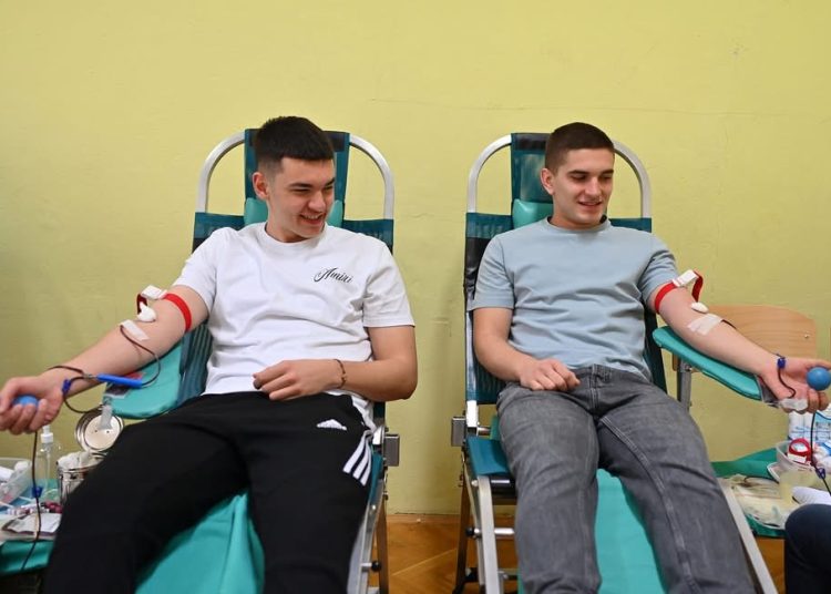 Učenici i djelatnici Srednje škole Antuna Branka Šimića u Grudama darovali 30 doza krvi