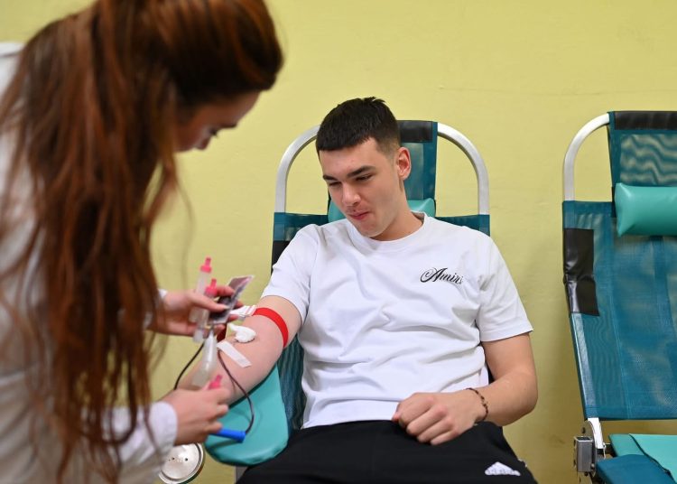 Učenici i djelatnici Srednje škole Antuna Branka Šimića u Grudama darovali 30 doza krvi