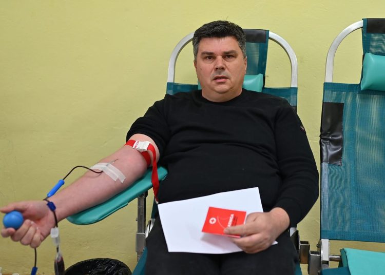 Učenici i djelatnici Srednje škole Antuna Branka Šimića u Grudama darovali 30 doza krvi