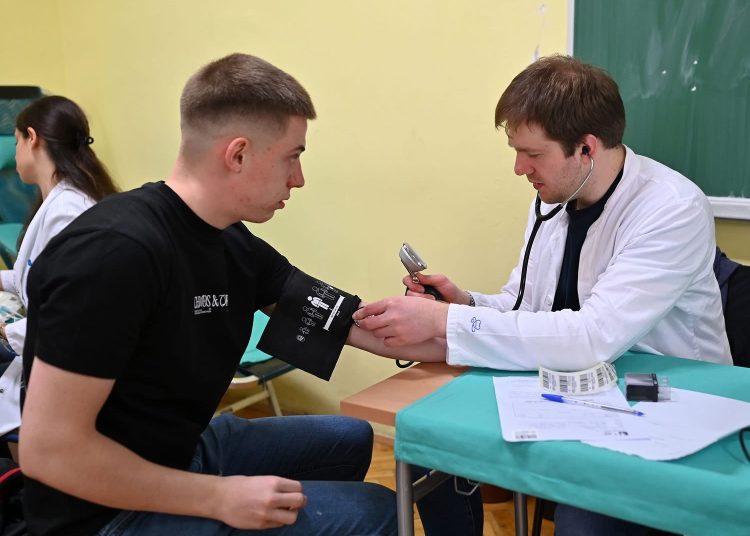 Učenici i djelatnici Srednje škole Antuna Branka Šimića u Grudama darovali 30 doza krvi