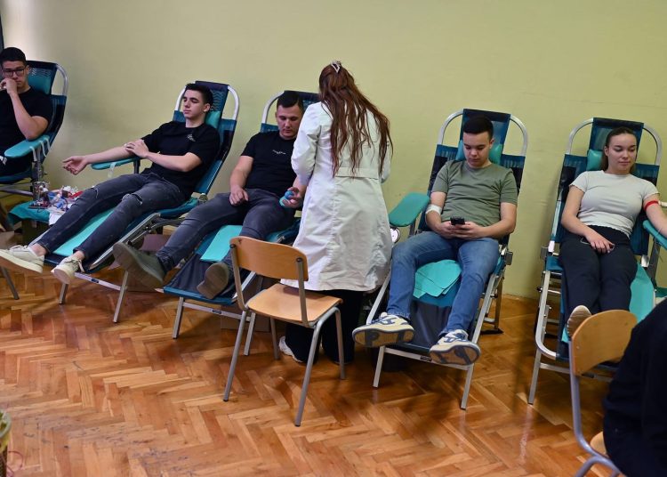 Učenici i djelatnici Srednje škole Antuna Branka Šimića u Grudama darovali 30 doza krvi