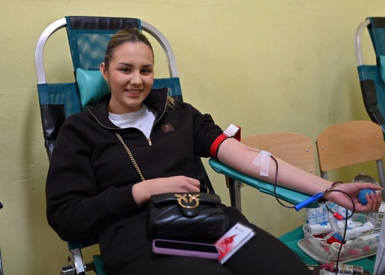 Učenici i djelatnici Srednje škole Antuna Branka Šimića u Grudama darovali 30 doza krvi