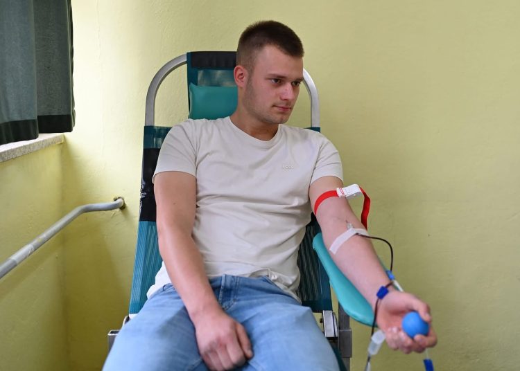 Učenici i djelatnici Srednje škole Antuna Branka Šimića u Grudama darovali 30 doza krvi