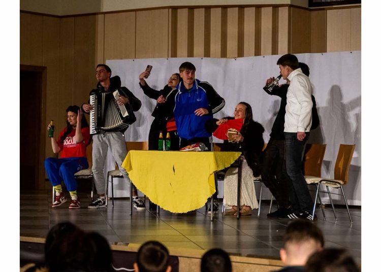 „Pred vratima raja“: Premijera predstave Frame Posušje oduševila gledatelje