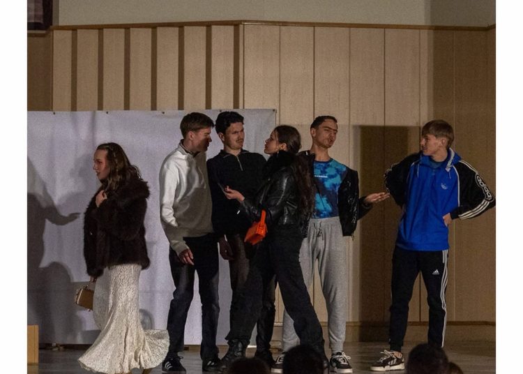 „Pred vratima raja“: Premijera predstave Frame Posušje oduševila gledatelje