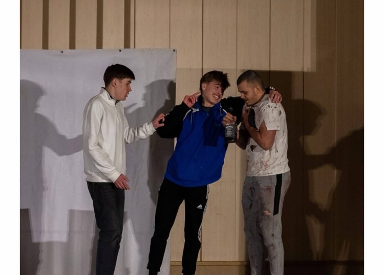 „Pred vratima raja“: Premijera predstave Frame Posušje oduševila gledatelje