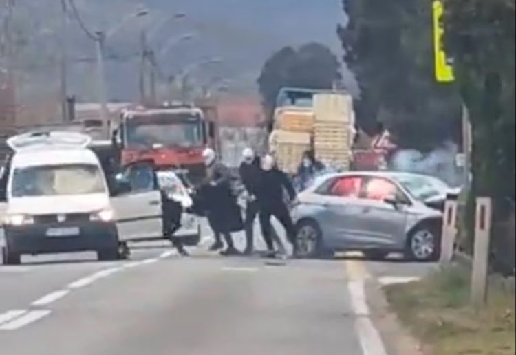 Maskirani muškarci kod Mostara bakljama i palicama napali vozača