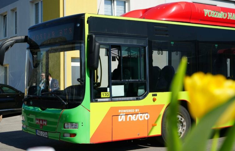 Mostar: Puštena u promet četiri autobusa na prirodni plin