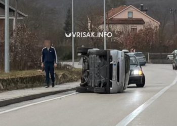 Široki Brijeg: Nakon samoslijetanja vozilo se prevrnulo na bok