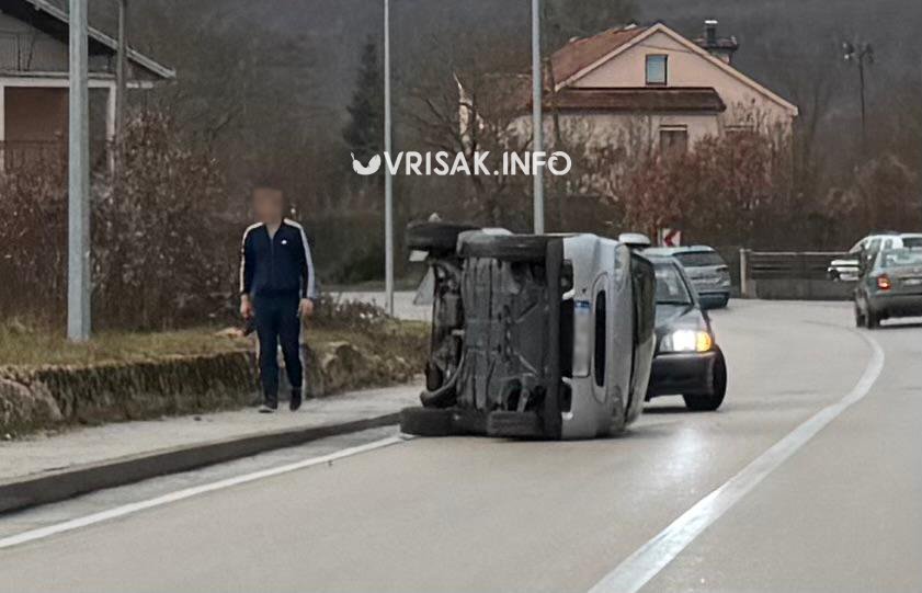Široki Brijeg: Nakon samoslijetanja vozilo se prevrnulo na bok