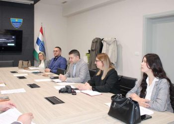 U Mostaru održan sastanak o unaprjeđenju politika prema mladima u HNŽ-u i ŽZH