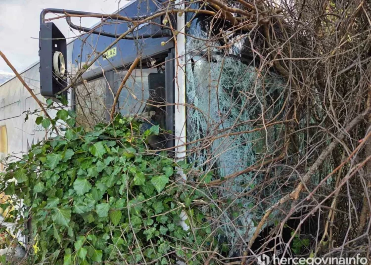 Autobus sletio kod Mostara, troje ozlijeđeno