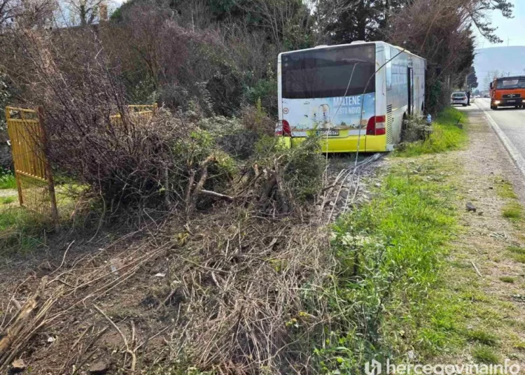 Autobus sletio kod Mostara, troje ozlijeđeno