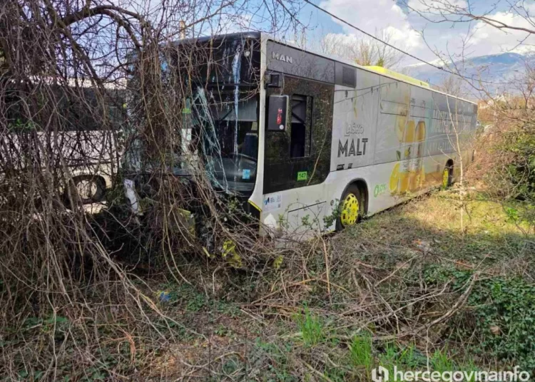 Autobus sletio kod Mostara, troje ozlijeđeno