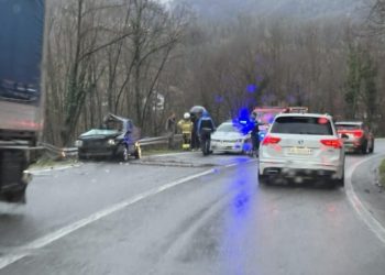 Teška prometna kod Konjica: U sudaru osobnog i teretnog vozila smrtno stradao vozač