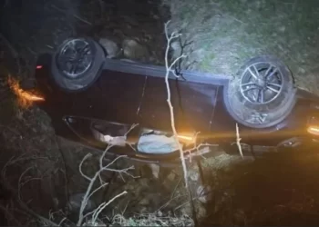 Automobil sletio u provaliju kod Bradine