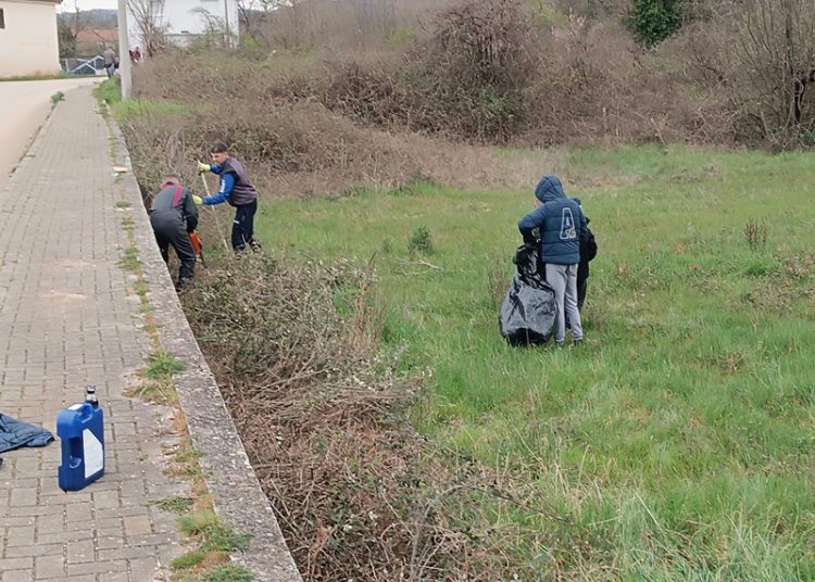 (VIDEO) Široki Brijeg: Velika zajednička akcija čišćenja mještana Uzarića i Briga za Križni put