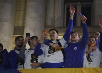 Deseci tisuća slavili s reprezentativcima BiH u Sarajevu uz Halidove hitove