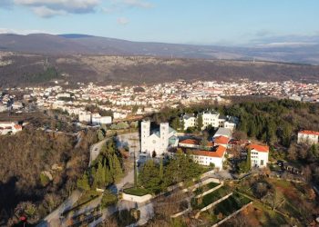 Široki Brijeg obilježava mjesec svjesnosti o autizmu: Predstavljanje knjige, posebni suveniri i emotivna predstava