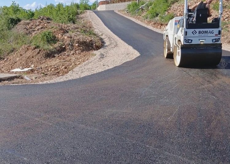 Široki Brijeg: Novo naselje u Dobriču dobilo asfalt