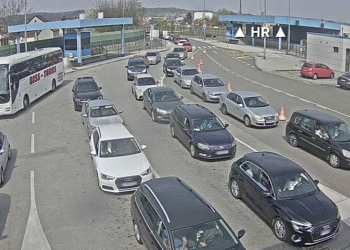 Kilometarske kolone na graničnim prijelazima s Hrvatskom