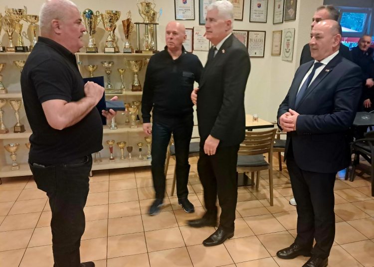 Ministar Medved u posjeti mostarskoj Hvidri