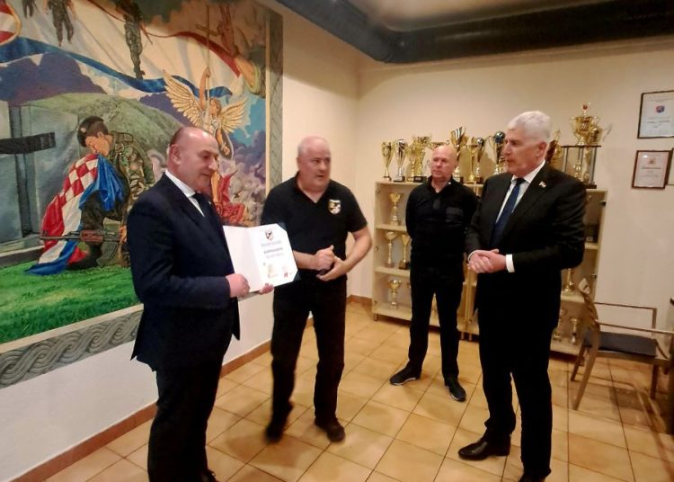 Ministar Medved u posjeti mostarskoj Hvidri