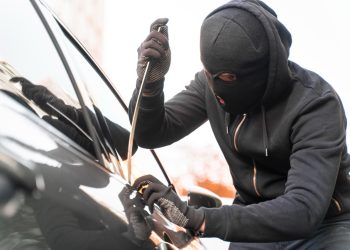 Vaš auto je laka meta: Dijelovi vrijedni tisuće eura nestanu za minutu