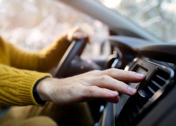 Zašto klima u autu smrdi i kako to riješiti: Jednostavni savjeti za svjež zrak u vožnji