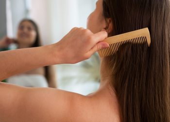 Nemojte bacati kosu s četke, ona može biti dragocjena: Ključni je sastojak za ovo