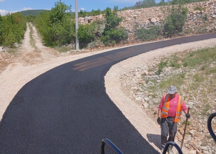 Široki Brijeg: Novo naselje u Dobriču dobilo asfalt