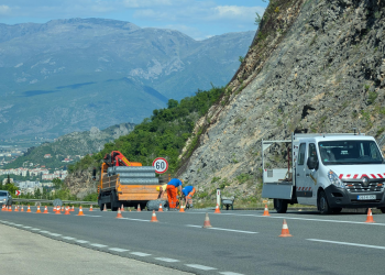 Na prometnici koja spaja Široki Brijeg – Mostar danas izvođeni radovi: Postavljena zaštitna ograda