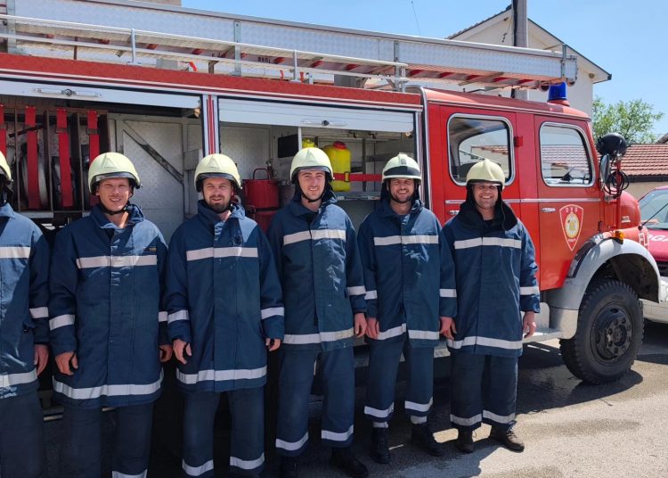 Šest članova DVD-a Uzarići položilo ispit za dobrovoljnog vatrogasca