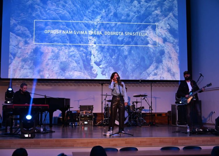 Posušje: Večer molitve, pjesme i zajedništva uz grupu Emanuel