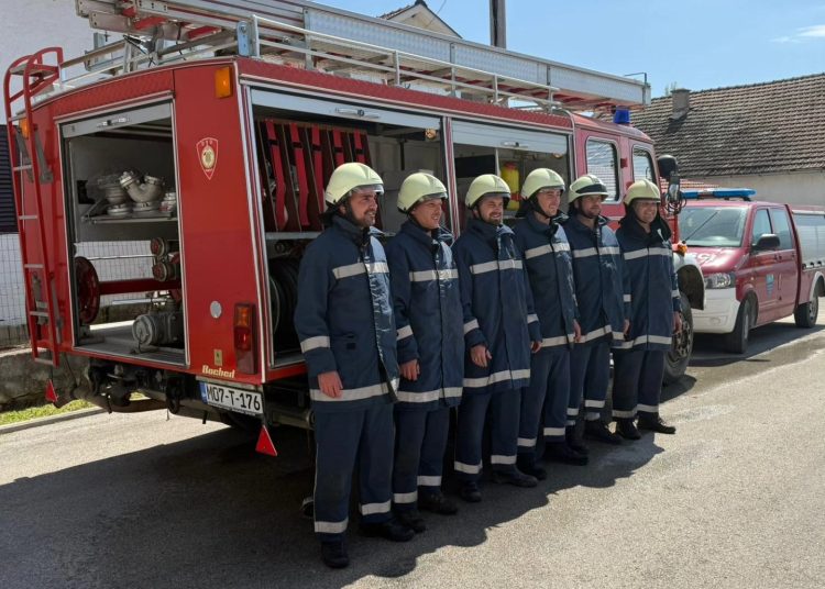 Šest članova DVD-a Uzarići položilo ispit za dobrovoljnog vatrogasca