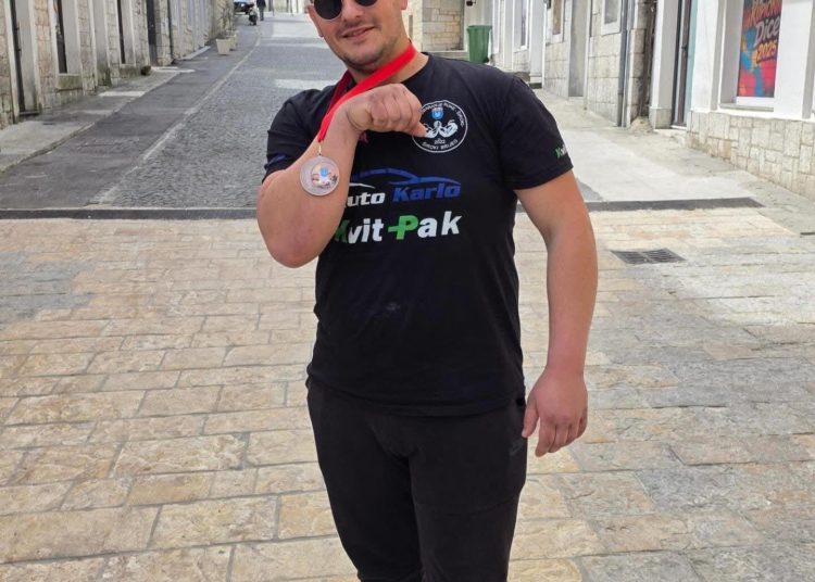 Širokobriješki obarači ruke ostvarili zapažene rezultate na Prvenstvu Hrvatske