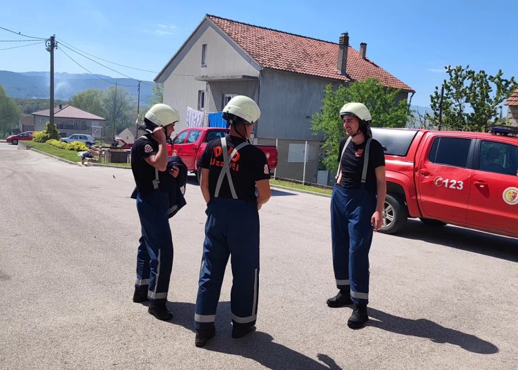 Šest članova DVD-a Uzarići položilo ispit za dobrovoljnog vatrogasca