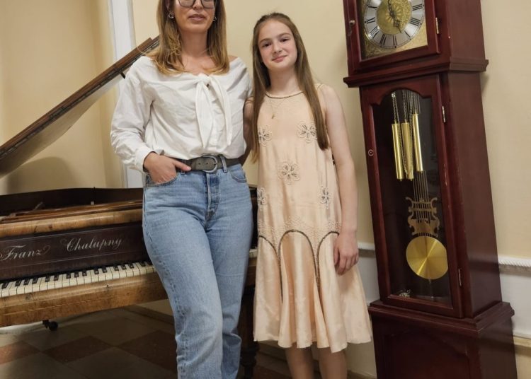 Široki Brijeg rasadnik talenta: Jelena Mikulić osvojila I. nagradu na pijanističkom natjecanju „Sergei Rachmaninoff“