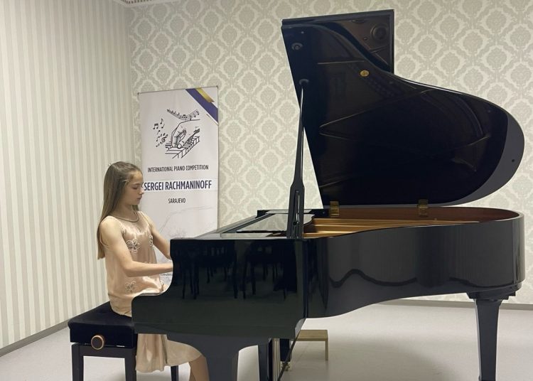 Široki Brijeg rasadnik talenta: Jelena Mikulić osvojila I. nagradu na pijanističkom natjecanju „Sergei Rachmaninoff“