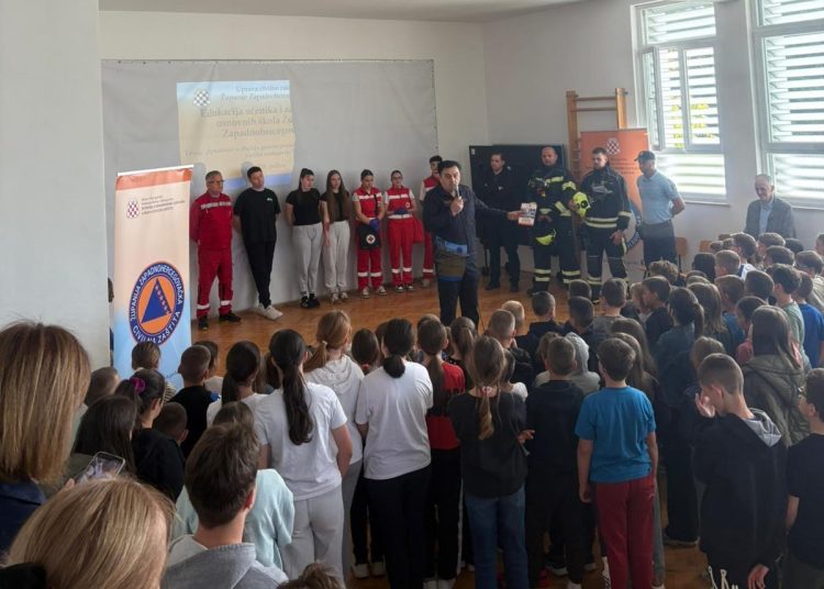 (VIDEO) U Kočerinu i Biogracima održane edukacije za učenike i zaposlenike