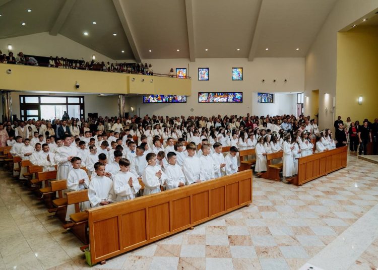 Foto: Franjevački samostan i Župa sv. Ante Padovanskog Humac - Ljubuški