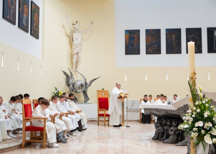Foto: Franjevački samostan i Župa sv. Ante Padovanskog Humac - Ljubuški