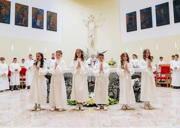 Foto: Franjevački samostan i Župa sv. Ante Padovanskog Humac - Ljubuški