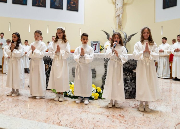Foto: Franjevački samostan i Župa sv. Ante Padovanskog Humac - Ljubuški