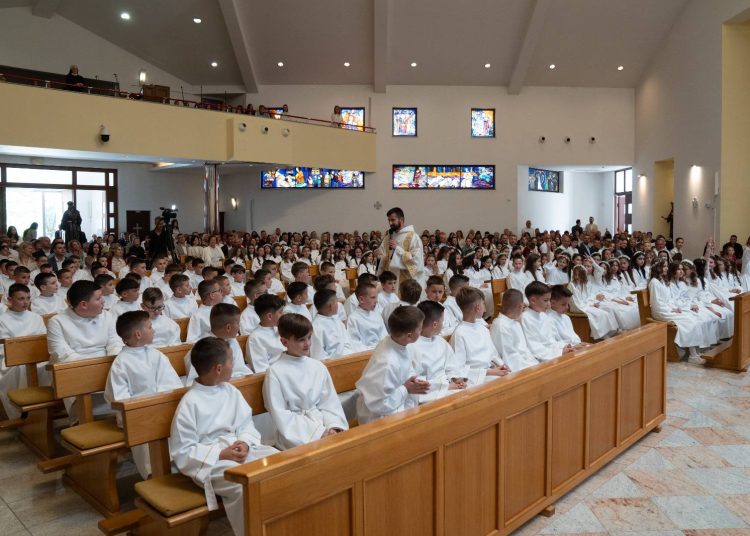 Foto: Franjevački samostan i Župa sv. Ante Padovanskog Humac - Ljubuški