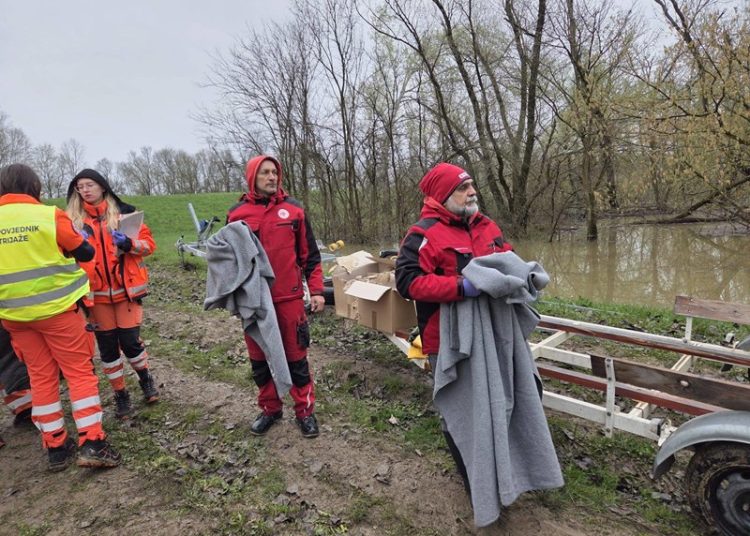 Užas, deseci ljudi zapeli na Savi: “Možda ima mrtvih”